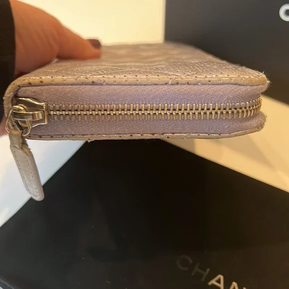 🔥RARE CHANEL IRIDESCENT SILVERY/PURPLE ZIP AROUND WALLET FULL INCLUSION 🔥 - Picture 10 of 16